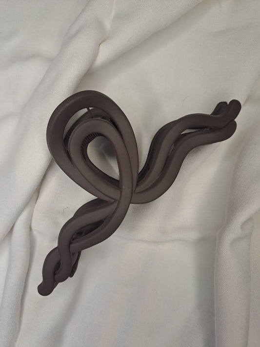 Brown Matte Wavy Claw Clip